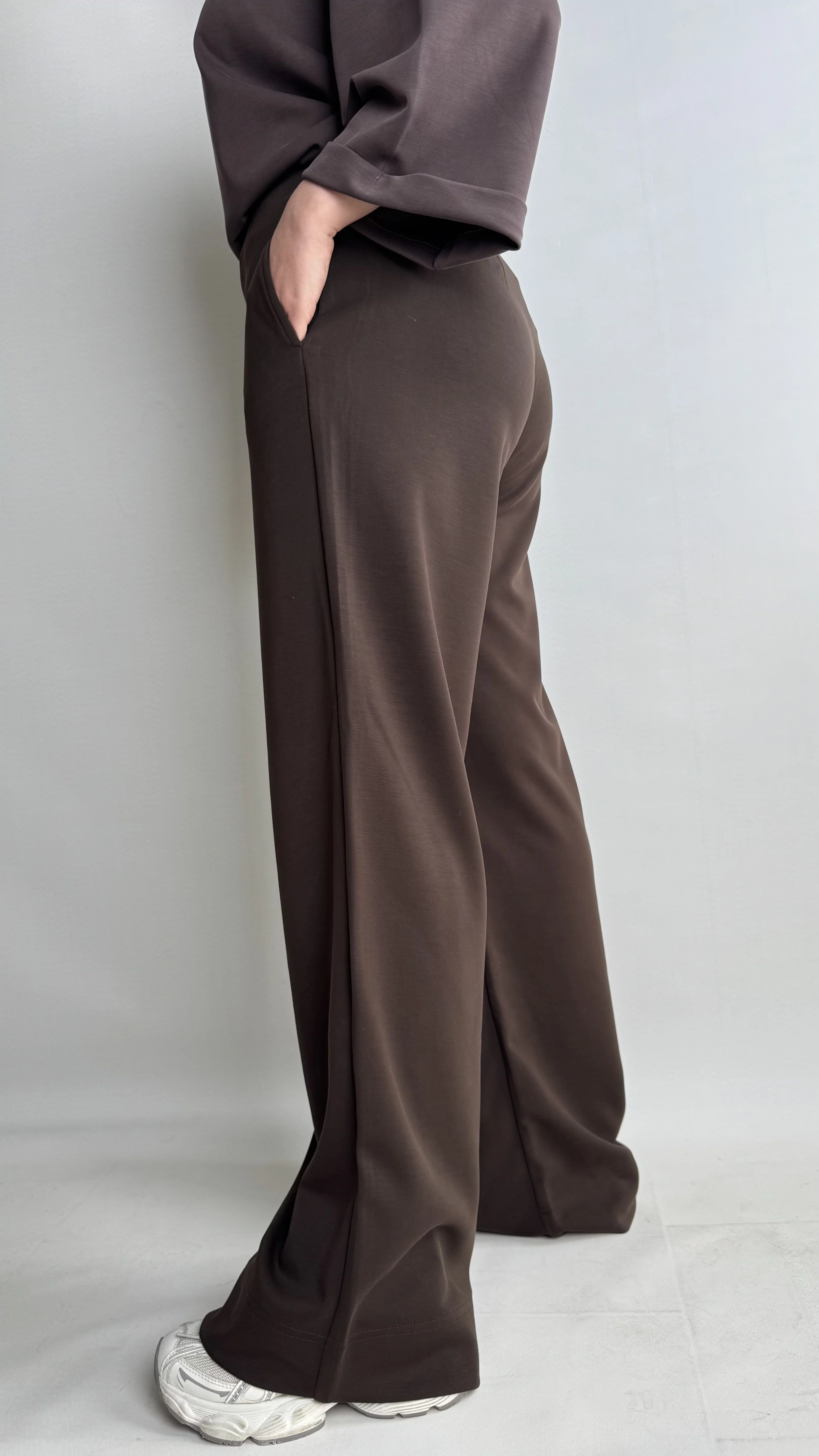 شلوار اویشو بگ زنانه قهوه ای تیره 