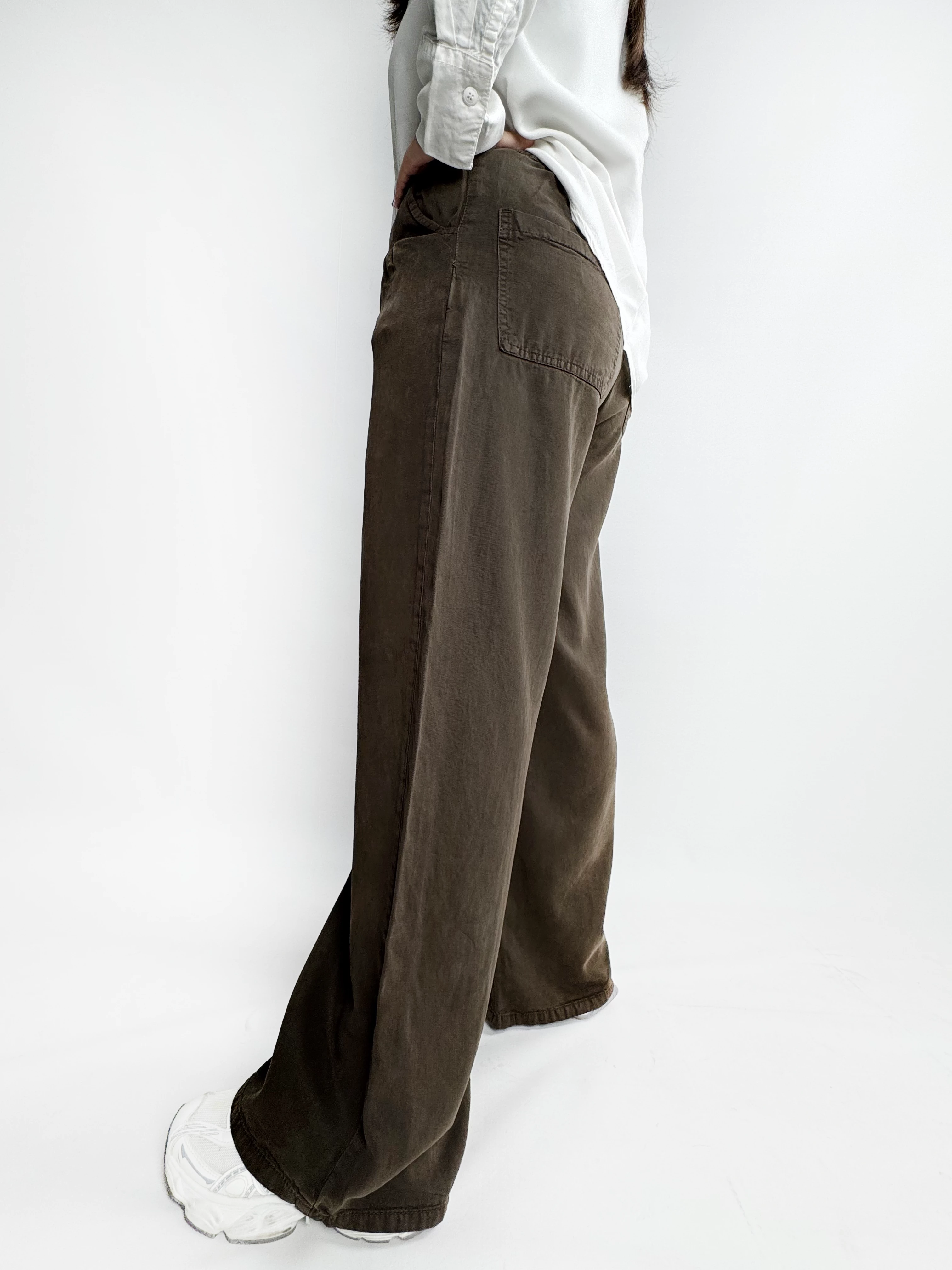 شلوار سیلک زنانه پشت کمر کش قهوه ای  